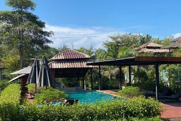 Hotel Koh Mak White Sand Beach