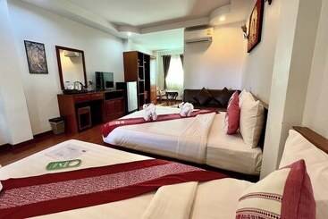 ホテル Sawadeelanna