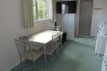 Utopian Motel Taupo   Hostel