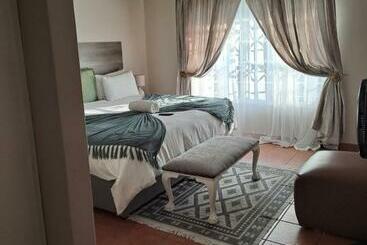 Пансион Courtlyguesthouse