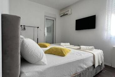 پانسیون Villa Symphony