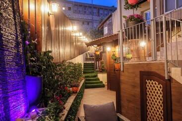 Retkeilymaja Mary S Well Apartments