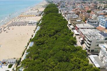 Aparthotel Residence Pineta Mare