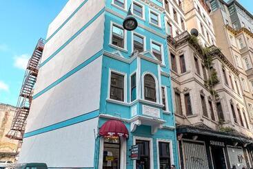 Hôtel Taksim Eymen Palace