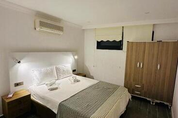 公寓式酒店  9 House