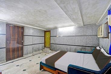 Hotel Collection O The Mughalaes Delicacy