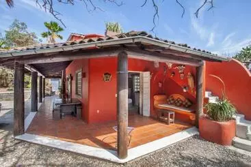 Herberge Casanevo Ground Suite   Mountain Views   Tepoztlán