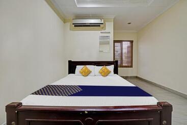 בית מלון כפרי Spot On 81226 Cherai Rest Home