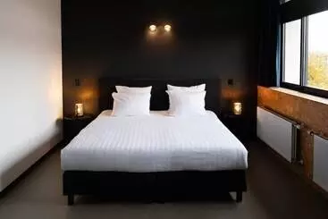 Urban Hotel The Golden Stork