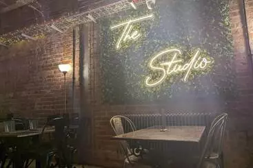هاستل The Studio
