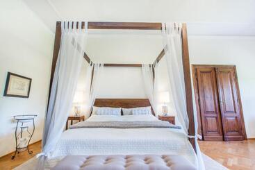 هتل Zámek Dobřenice