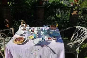 ベッドアンドブレックファースト Le Viole Bianche