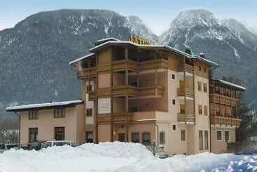 Hotel Job