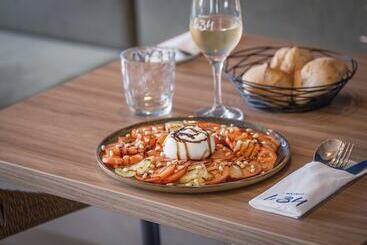 בית מלון כפרי L Escale Marine, The Originals Relais