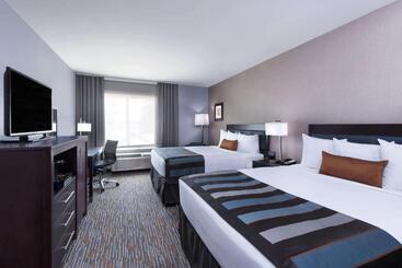 Отель Wingate By Wyndham Sidney