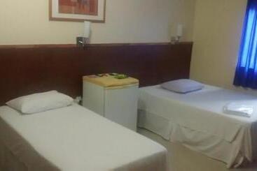 ホテル Dois Candangos