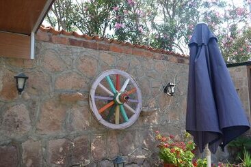 בית מלון כפרי Megas