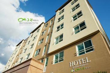 هتل Jungmun Yegreen Residence