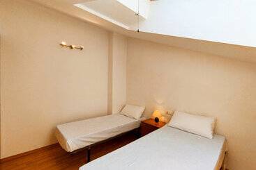 Apartamentos Gandia Universidad 3000