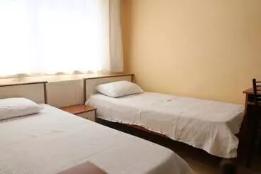 Hotel Cay Der Konaklama