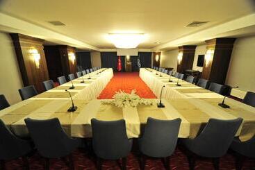 فندق Grand Cenas