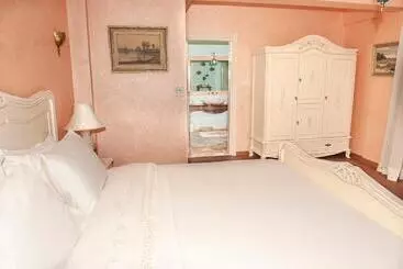 Swan Lake Hotel   Adult Only