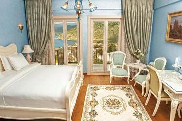 Swan Lake Hotel Adult Only