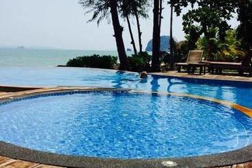 Thiwson Beach Resort   Sha Extra Plus