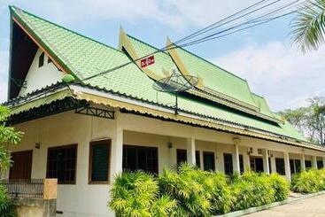 Отель Phuphan Park