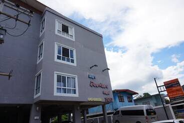 호텔 The Riverfront Place