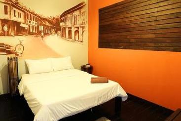 Luang Poj Boutique Hostel