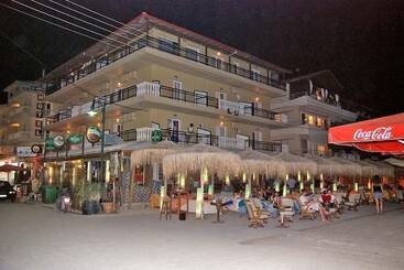 ホテル El Greco Beach