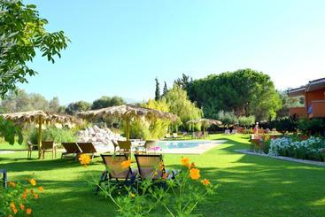 فندق Simatos Apartments & Studios