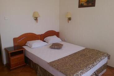 בית מלון כפרי Villa List