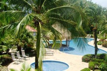 هتل Getaways At Pueblo Real