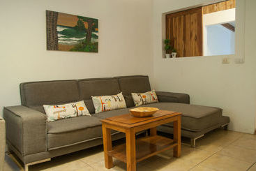 公寓式酒店  Maoritsio Garden Studios