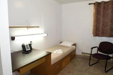 ホテル Backpacker College At Memorial University   Grenfell Campus