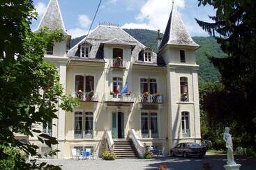 هتل Castel De La Pique