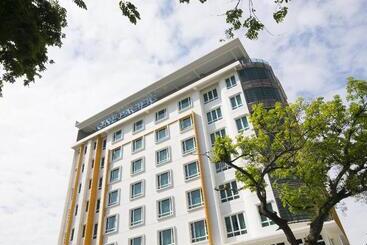 One Pacific Hotel & Serviced Apartments