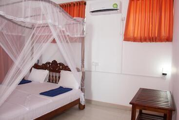 Hotel Paradise Beach Resort & Diving School