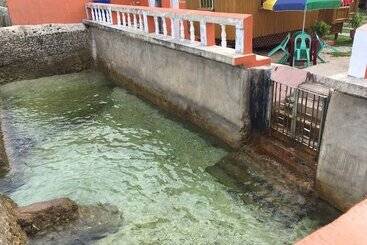 פנסיון Maxvir Inn Beach Resort