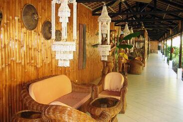 Hotel Whispering Palms Island Resort