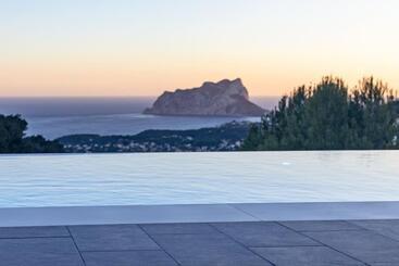 تختخواب و صبحانه Cassiopé Mer & Montagne Moonlight Spa Wellness