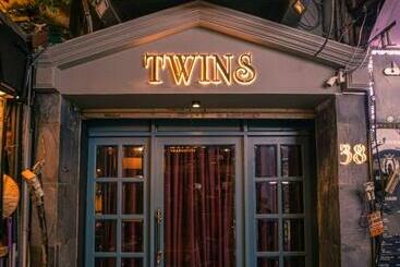 Aparthotel Twins Home