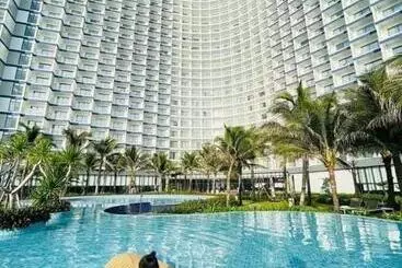 هتل آپارتمان Arena Cam Ranh Beach Resort