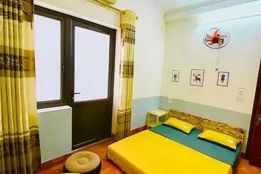 هتل Lion Homestay