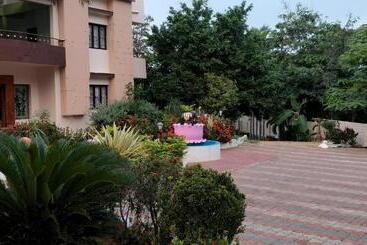 Raja Palace Resort & Mini