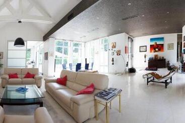 تختخواب و صبحانه Villa Castoria