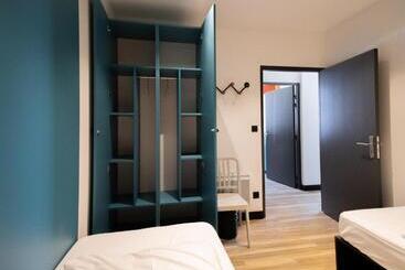 هتل Moontain Hostel