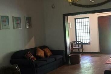 Bed and Breakfast Villa Unawatuna